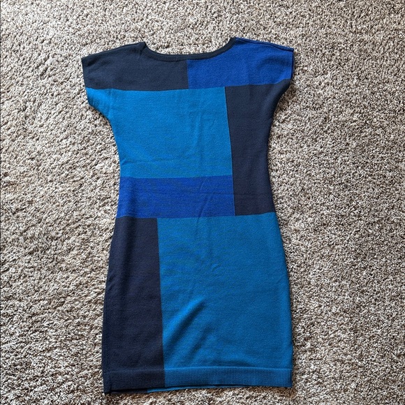 Color Block Knit Sweater Dress Bundle of 3 - Picture 4 of 12